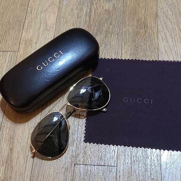 Gucci Glasses Case and Cloth - Picture 3 of 5